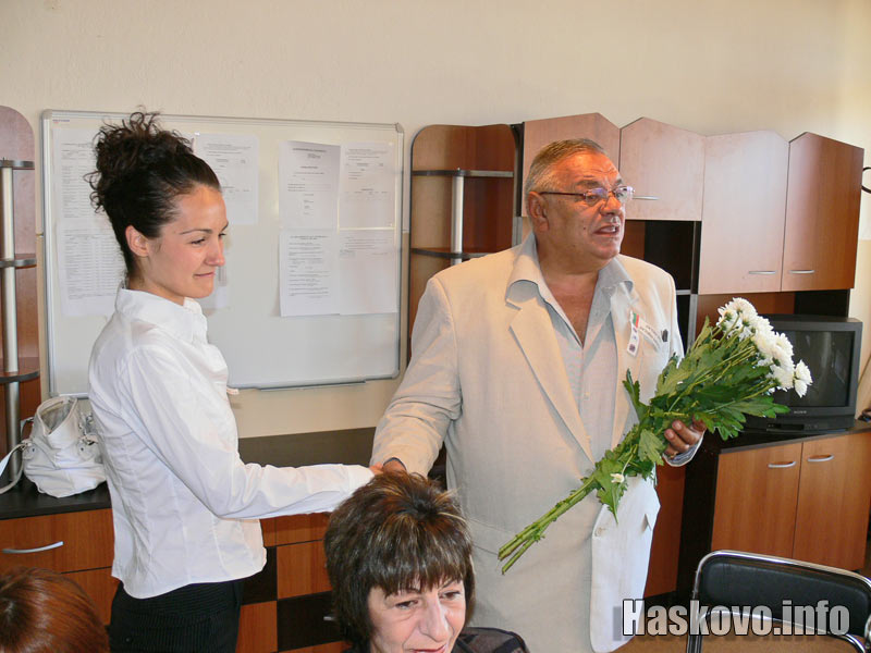 Цветя за най-младата учителка в ПГДС Цветя за най-младата учителка в ПГДС