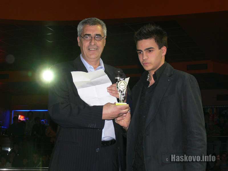 Пейо Бойчинов (в дясно)