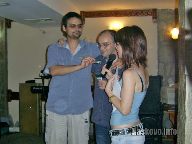 В категория Преврат наградата спечелиха двама, но поне бяха представители на един и същ вестник - Новинар юг. Дилян Аврамов и Милен Вълчев получиха по пакетче кимион.