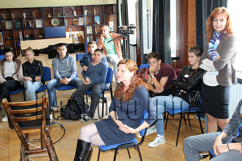 Доброволци