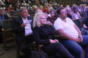 Движение ЗАЕДНО за промяна