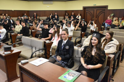 Езикова гимназия