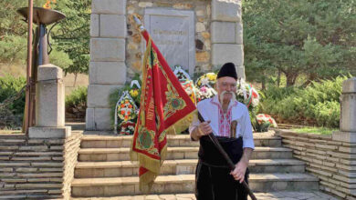 Знаменосец