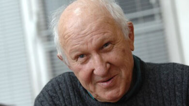 Васил Гюзелев