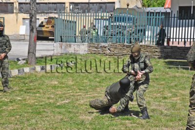 Военни