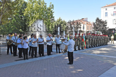 Военни