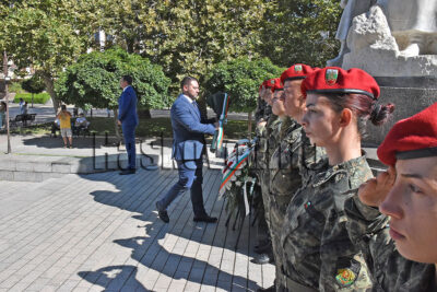 Военни
