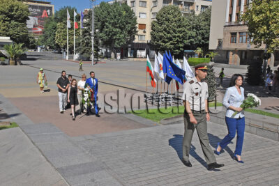 Военни